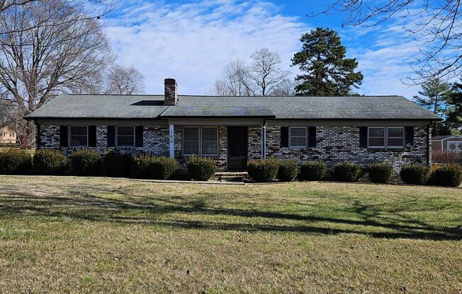 N Iredell Area - 3 BR / 1.5 BA + Garage