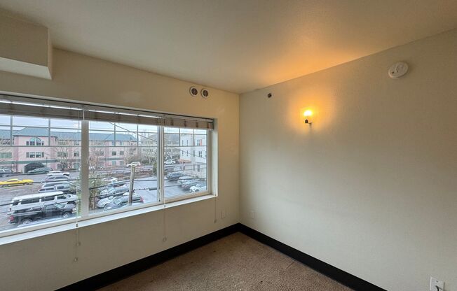1 bed, 1 bath, 350 sqft, $1,050, Unit 405