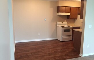 2 beds, 1 bath, 795 sqft, $1,075, Unit 1-105