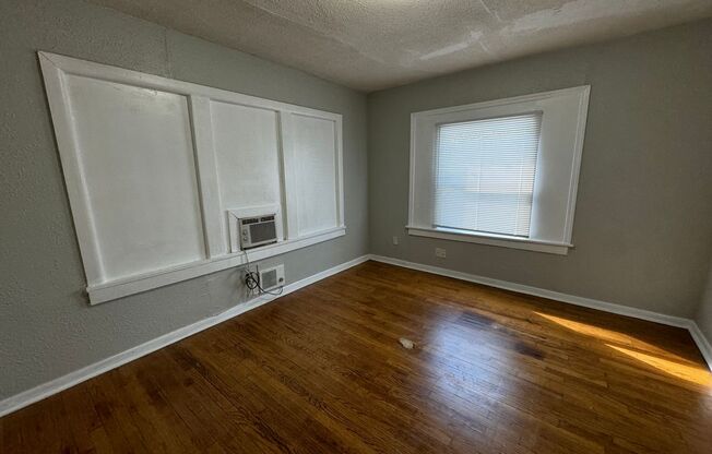 2 beds, 1 bath, 900 sqft, $795, Unit Unit 2