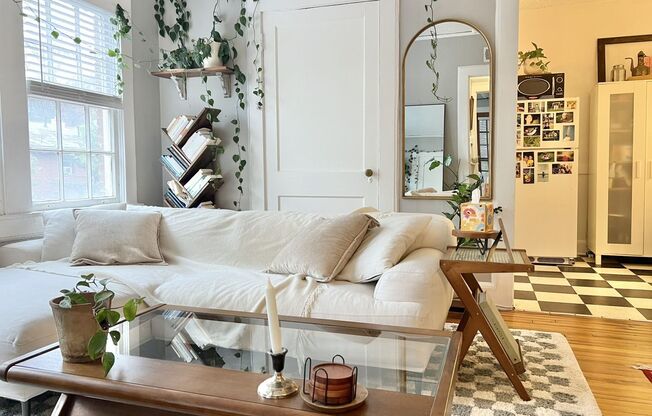 1 bed, 1 bath, 750 sqft, $1,925, Unit 873-20