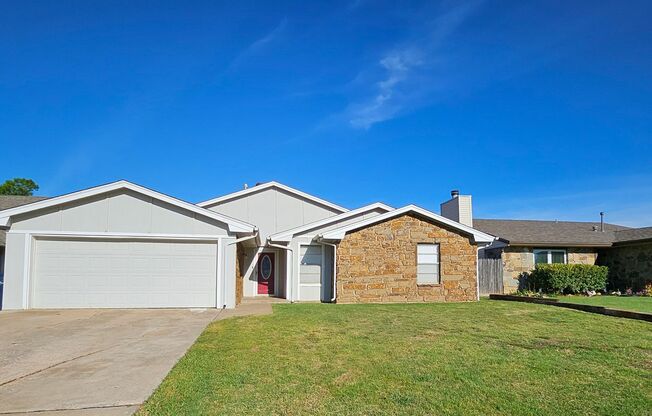 Spacious 3-Bed, 2-Bath Home in Moore School District