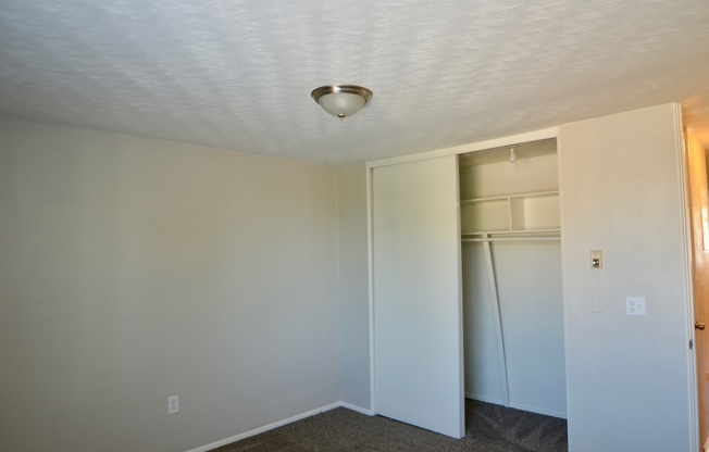 1 bed, 1 bath, 700 sqft, $1,250, Unit 6