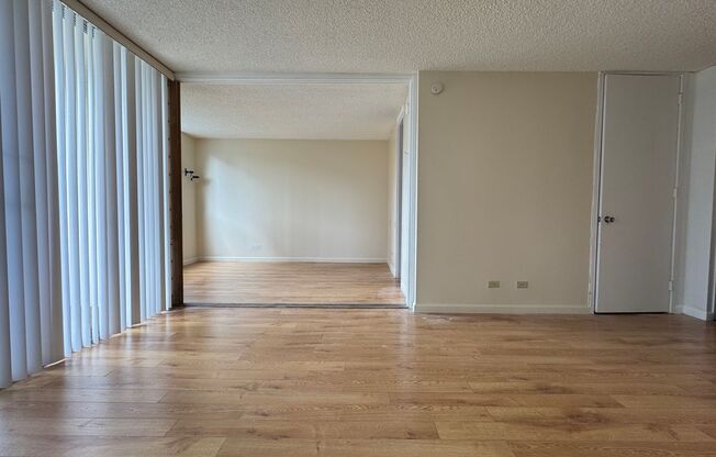 2 Bedroom / 1.5 Baths / 1 Parking at Harbor View Plaza