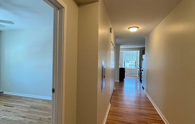 2 beds, 1 bath, 1,000 sqft, $2,225, Unit 703