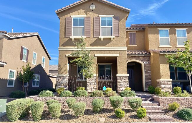 BEAUTIFUL 3 BEDROOM 2.5 BATHROOM TOWNHOUSE WITH A 2 CAR GARAGE LOCATED IN THE INSPIRADA COMMUNITY
