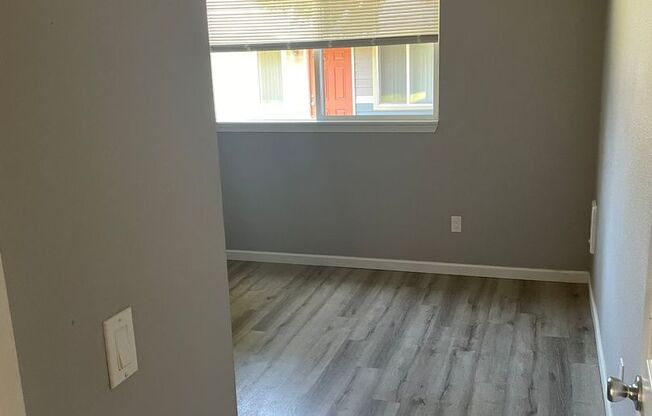 2 beds, 1 bath, 800 sqft, $1,350, Unit 431-01-19