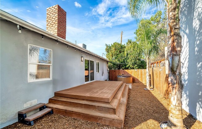 6846 GLADE AVE