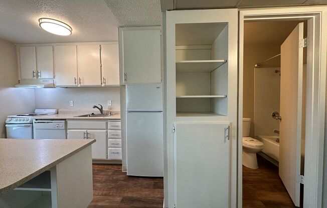 1 bed, 1 bath, $1,295, Unit 53
