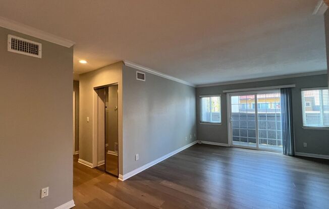 2 beds, 1.5 baths, 900 sqft, $2,925, Unit E10