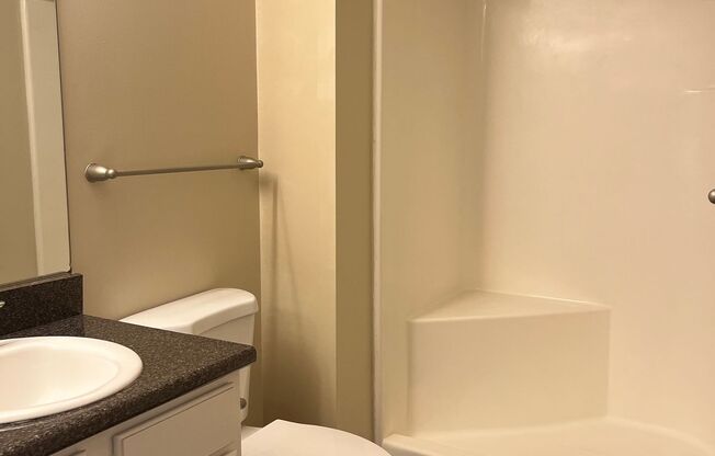 2 beds, 2 baths, 1,189 sqft, $1,650, Unit 922