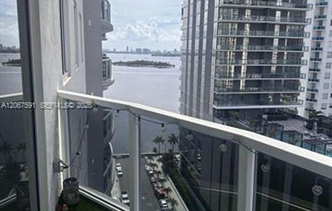 3 beds, 2 baths, $4,200, Unit # 1605