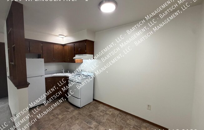9929 W LINCOLN AVE