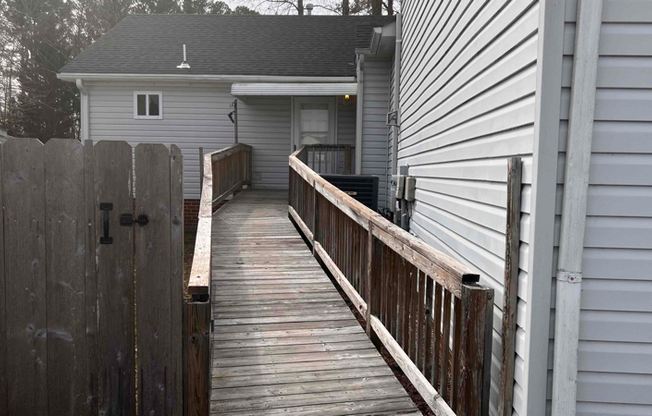 608 SANTIAGO CT