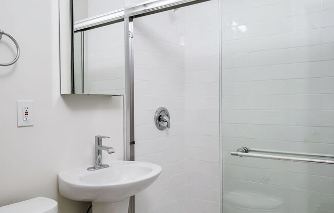1 bed, 1 bath, 796 sqft, $1,795, Unit 101