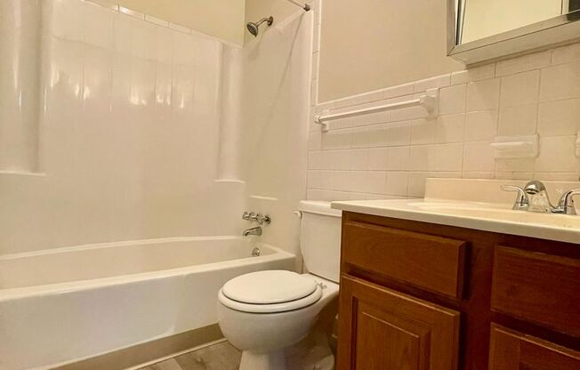 1 bed, 1 bath, 450 sqft, $800, Unit 11-04