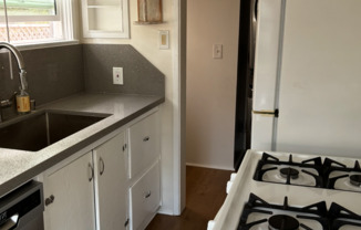 724 Crestmoore Place