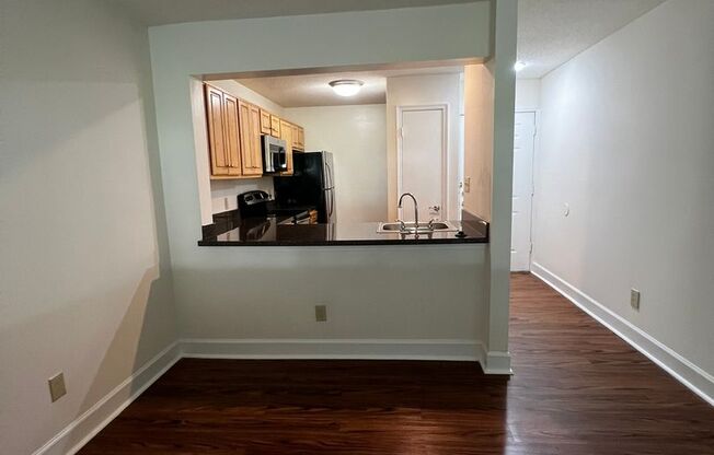 2 beds, 2 baths, 1,037 sqft, $1,900, Unit 1003 C #3B