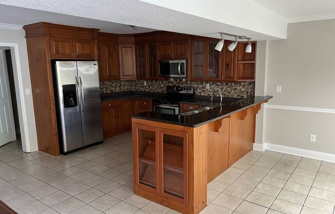 3 beds, 2.5 baths, 2,580 sqft, $2,000, Unit 702-01