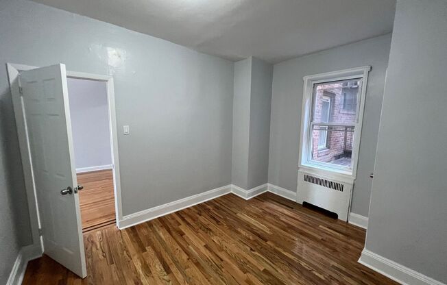 2 beds, 1 bath, $2,200, Unit 2H