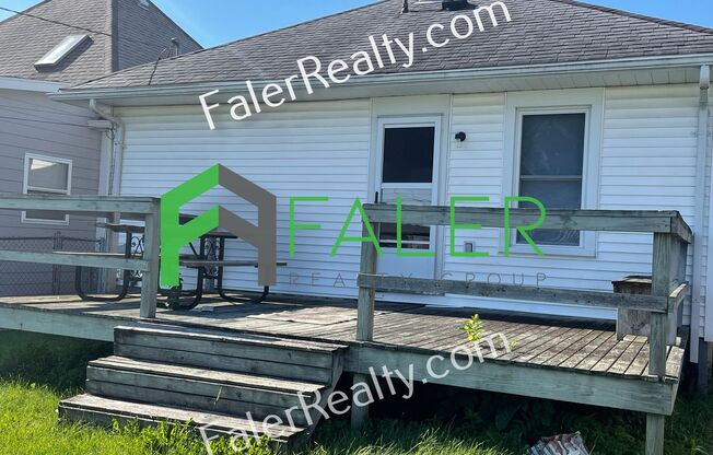 2 beds, 1 bath, $1,050