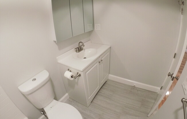 3 beds, 1 bath, $3,800, Unit B