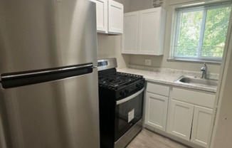 1 bed, 1 bath, $1,400, Unit R24-4