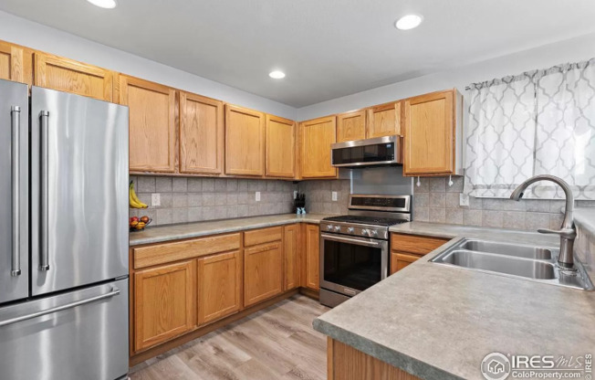 2233 MERLOT CT
