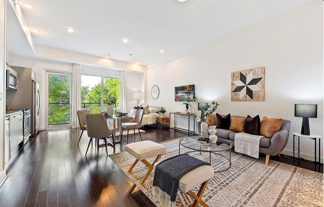 1133 Metropolitan Ave