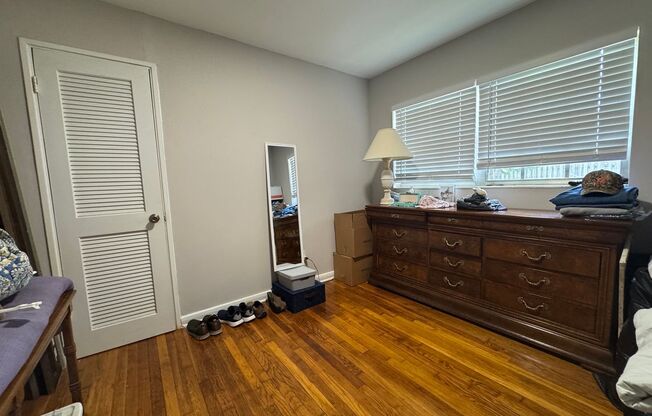 3 beds, 1 bath, $2,200