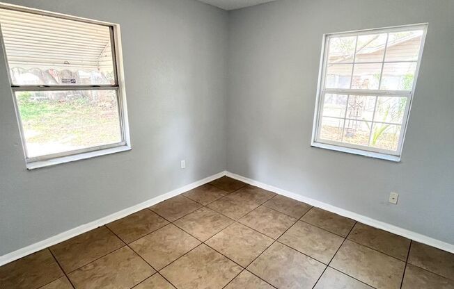 Cute 3BR/1BA Lakeland Home Near Southeastern University! No Application Fee!