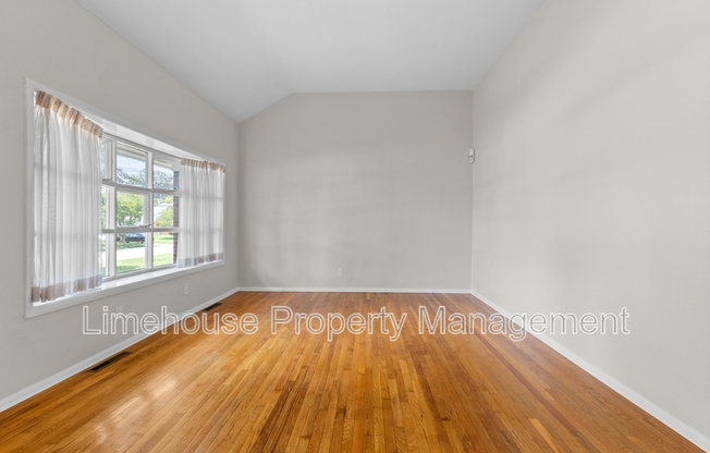 562 BRIAR HL RD
