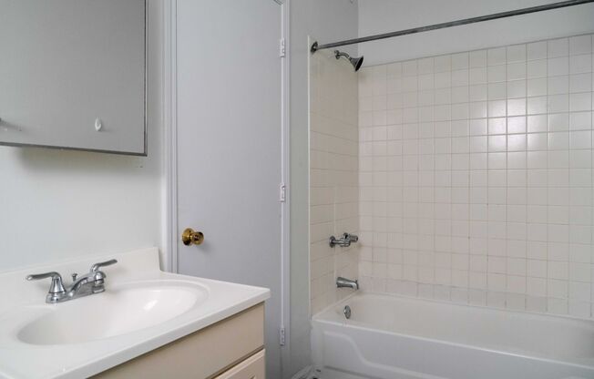 1 bed, 1 bath, 420 sqft, $1,325, Unit 3170-B