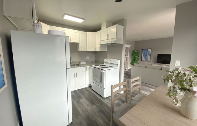 2 beds, 1 bath, 860 sqft, $1,850, Unit O-50