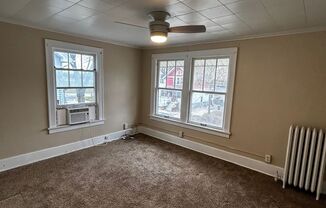 4 beds, 1 bath, $1,200, Unit Unit 2 Upper