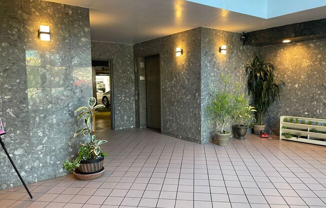 2 beds, 2 baths, 1,000 sqft, $2,700, Unit 303