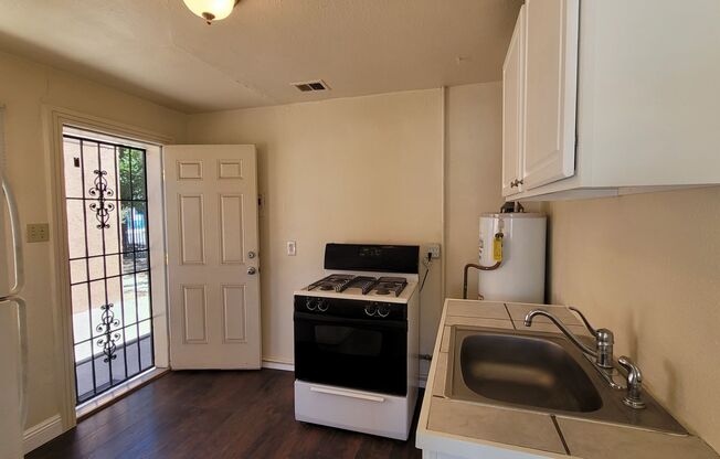 1 bed, 1 bath, 680 sqft, $795