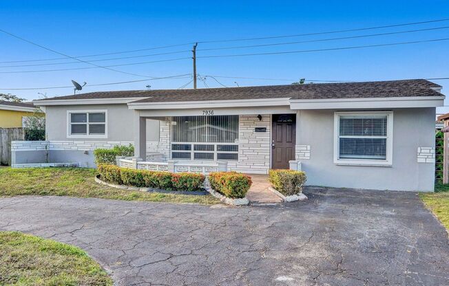 Beautiful 3 bedroom 2 bath Home in Miramar with POOL