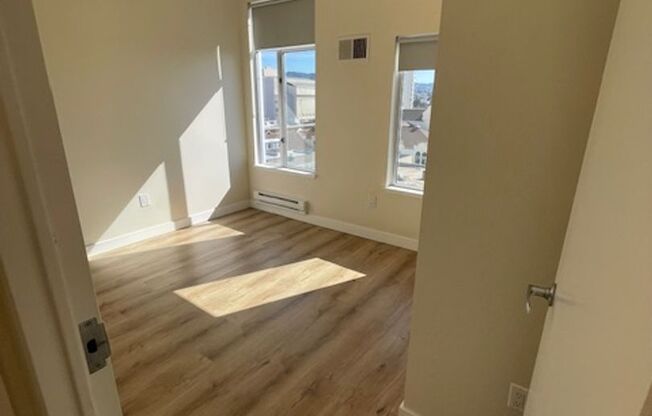 2 beds, 1 bath, 760 sqft, $2,845, Unit 704