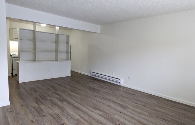 1 bed, 1 bath, 700 sqft, $1,295, Unit #21