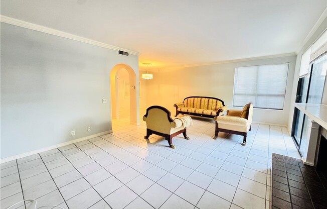 2 beds, 3 baths, 1,614 sqft, $4,000