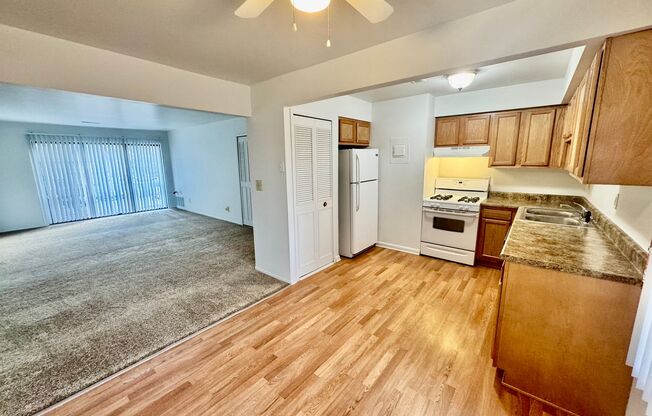 2 beds, 1 bath, 1,000 sqft, $1,295, Unit 615 Flint Rd. #5