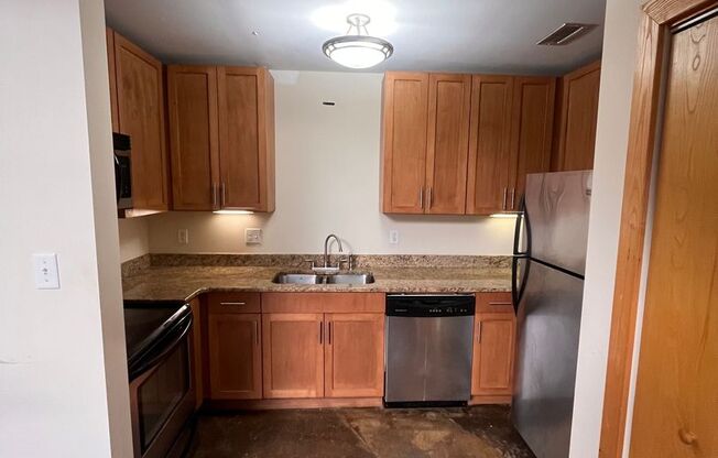 2 beds, 1.5 baths, 750 sqft, $1,809, Unit 109