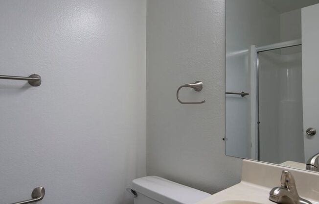 2 beds, 2 baths, 987 sqft, $2,895, Unit 40-10