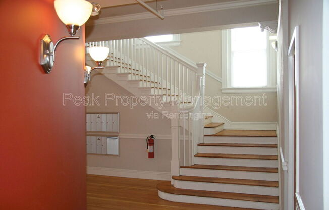 1 bed, 1 bath, 814 sqft, $1,195, Unit 11