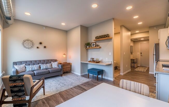 Studio, 1 bath, 567 sqft, $1,012, Unit 521