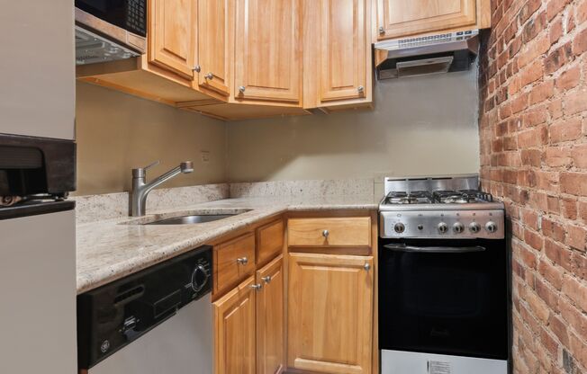 Studio, 1 bath, $2,750, Unit 3