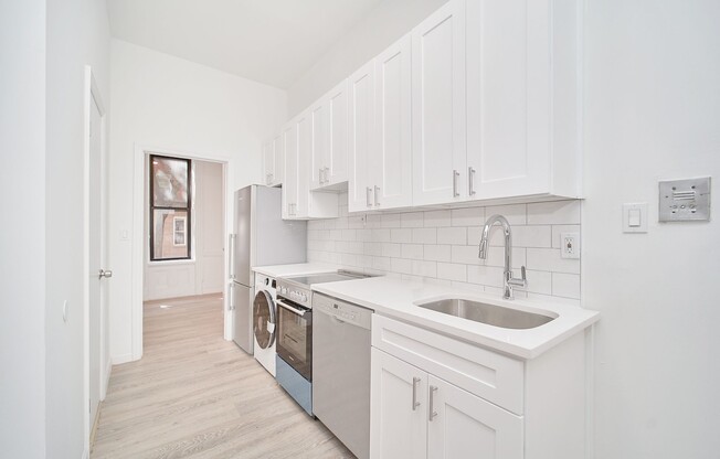 319 E 83 ST