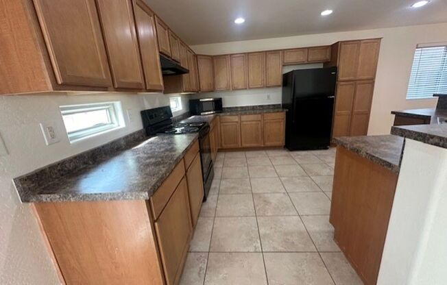 3 beds, 2.5 baths, $1,995