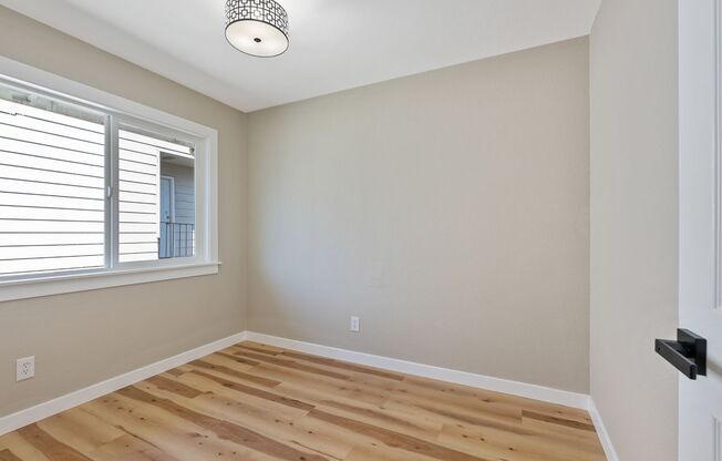 3 beds, 1 bath, 864 sqft, $1,625, Unit #43